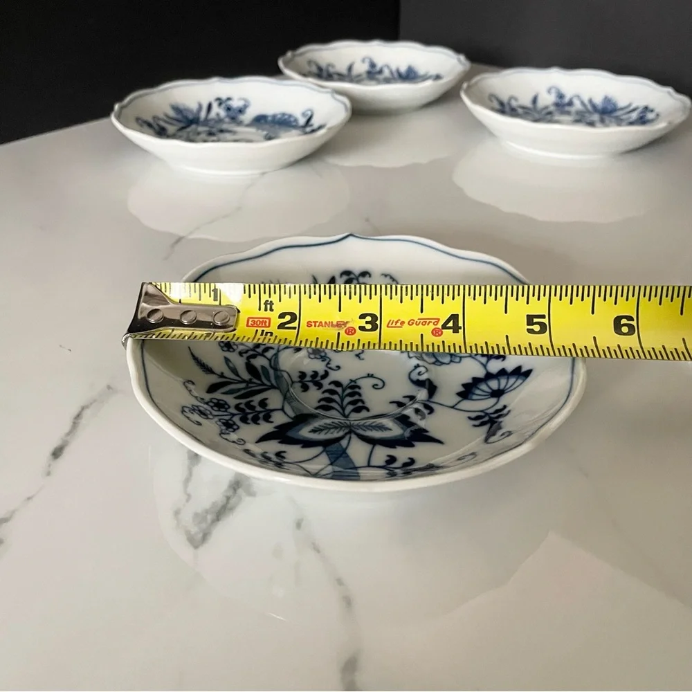 SET of 4 Cup & Saucers - Blue Onion Blue Danube